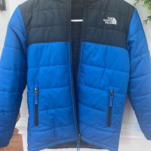 Boys North Face reversible puffer coat. Size 10/12